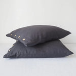 Taie d'oreiller en lin Gris anthracite - Vignette | Maison Cotolune