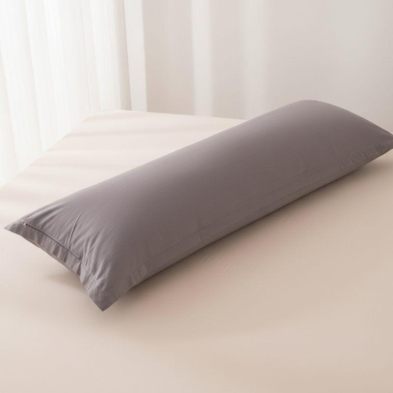 Taie de traversin en coton et lin grise présentée seule sur fond clair